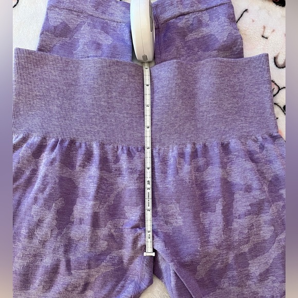 Lilac Camo Seamless Leggings, size L - Picture 6 of 11
